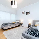 Quiet 2br Steps From Old Town, Parking Garage Tallinn