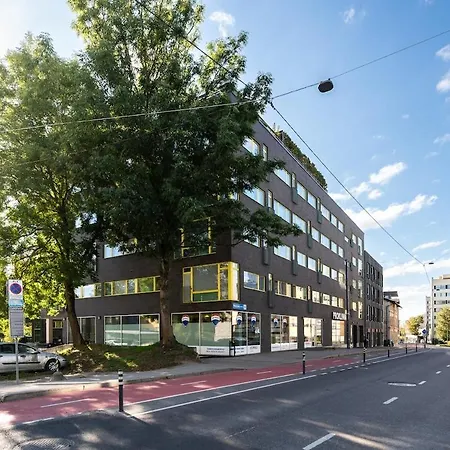 Quiet 2br Steps From Old Town, Parking Garage *