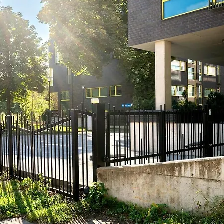 Quiet 2br Steps From Old Town, Parking Garage Apartmán Tallinn