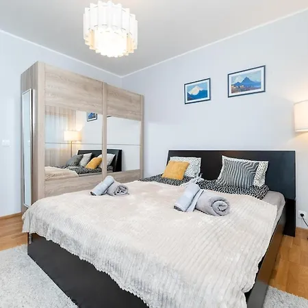 Quiet 2br Steps From Old Town, Parking Garage * Tallinn