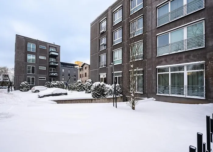 아파트 Quiet 2br Steps From Old Town, Parking Garage