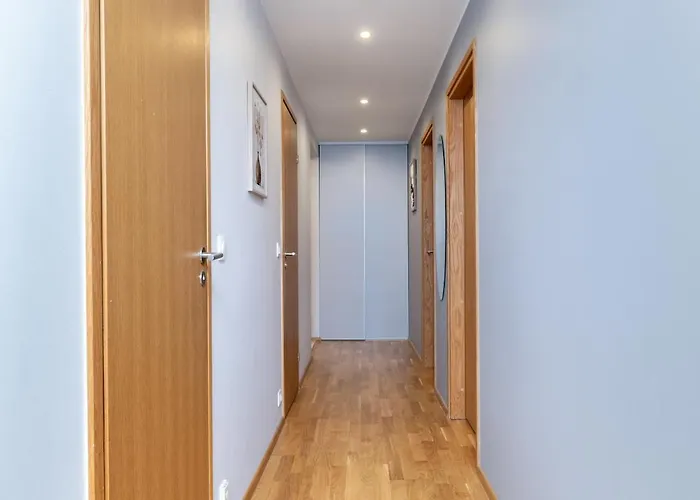 아파트 Quiet 2br Steps From Old Town, Parking Garage *