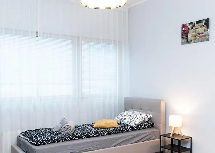 Apartment Quiet 2br Steps From Old Town, Parking Garage Tallinn