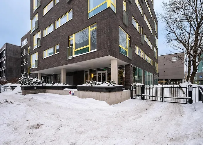 Apartment Quiet 2br Steps From Old Town, Parking Garage *