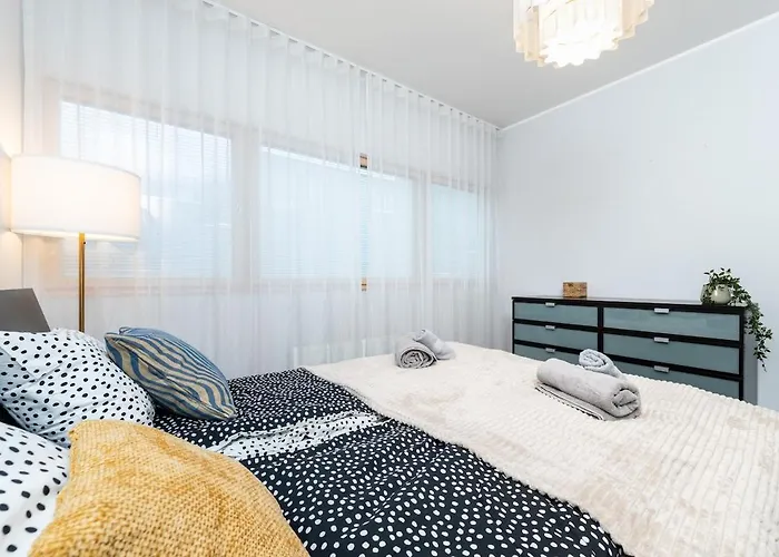 Quiet 2br Steps From Old Town, Parking Garage * Tallinn