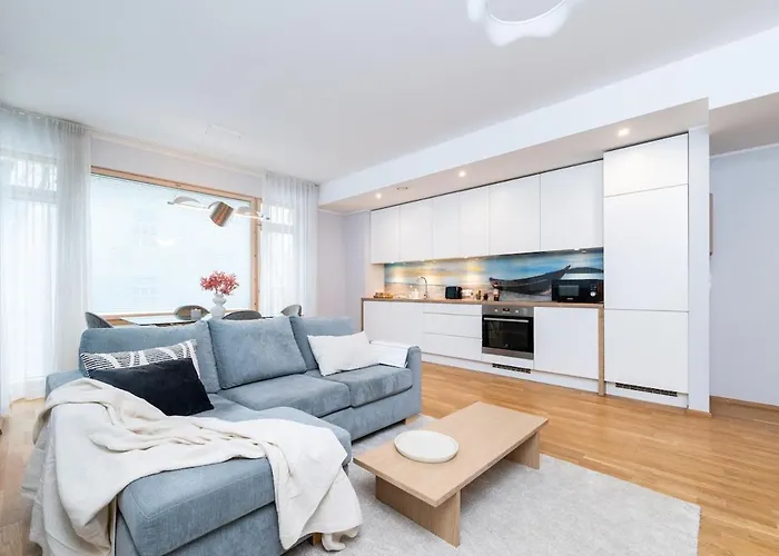 Quiet 2br Steps From Old Town, Parking Garage 아파트 *