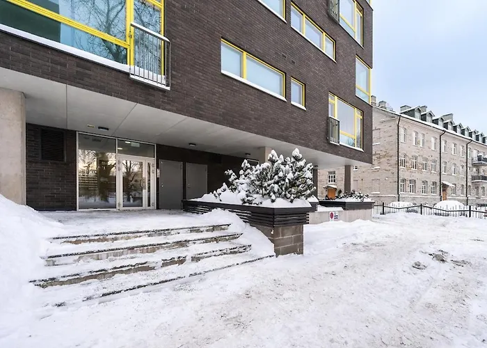 Quiet 2br Steps From Old Town, Parking Garage *