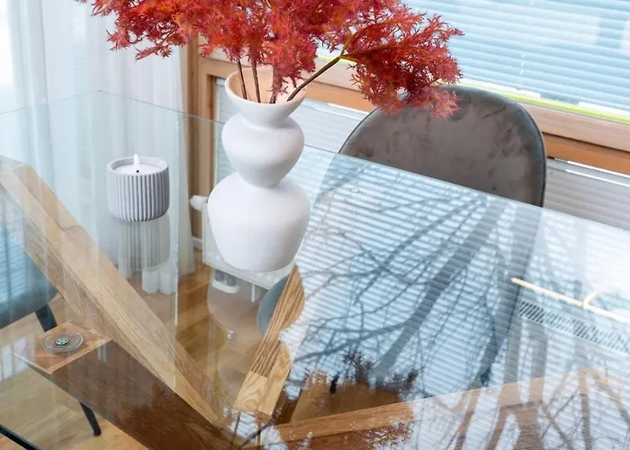 Quiet 2br Steps From Old Town, Parking Garage * 탈린