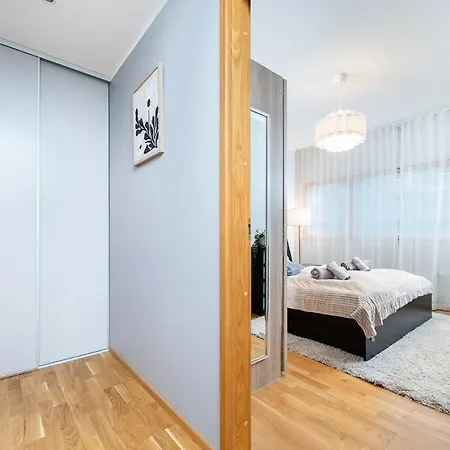 דירה Quiet 2br Steps From Old Town, Parking Garage טאלין