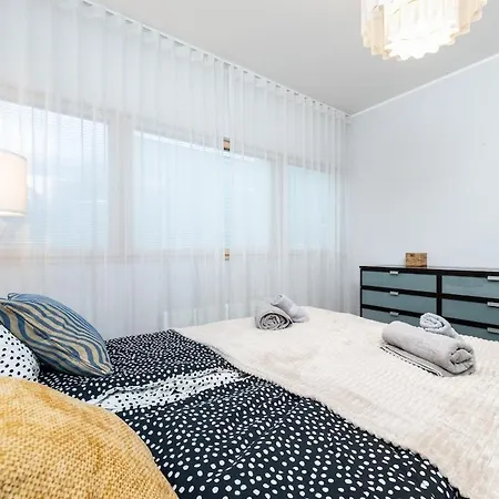 Quiet 2br Steps From Old Town, Parking Garage * Tallinn